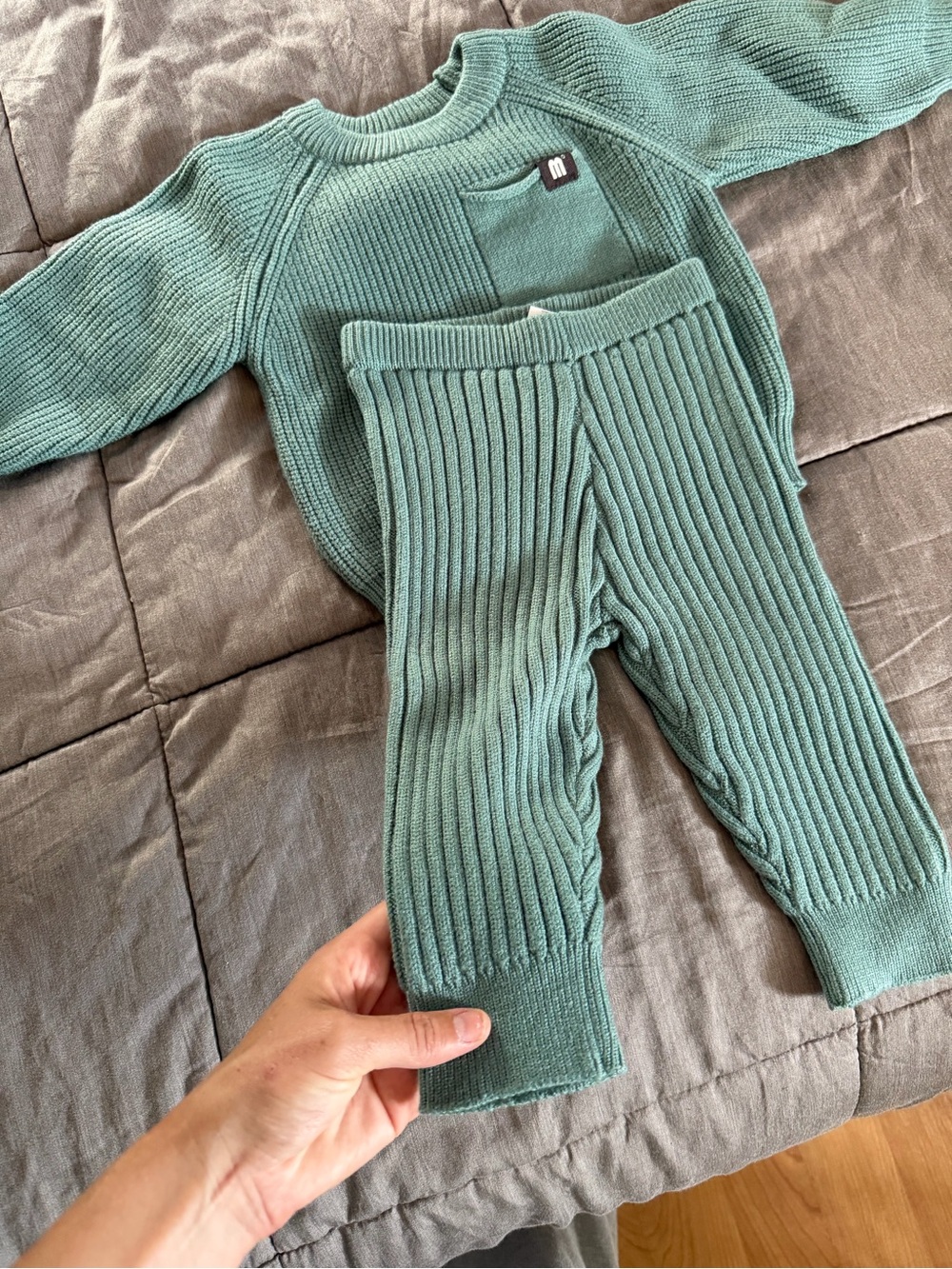 BABY SWEATER SET - Picture 2 of 9